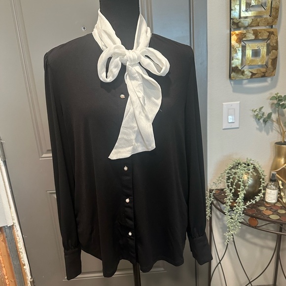 Adriana papel, black blouse . - Picture 1 of 11